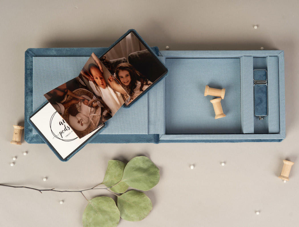 BABY ŠKATLICA SPOMINOV - Škatlica za USB z Mini zložljivo fotoknjigo