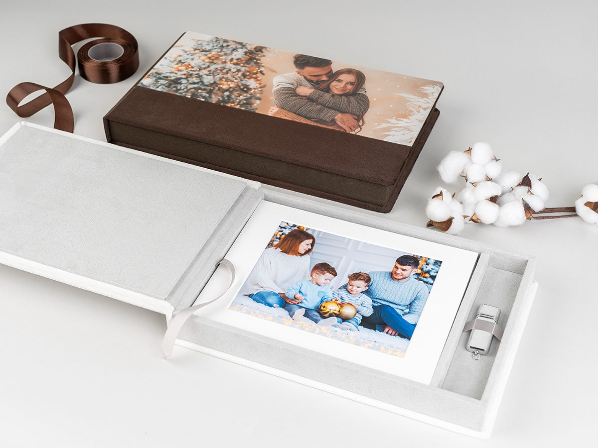 ART fotografije v praznični spominski škatli bele barve – razporeditev v notranjosti