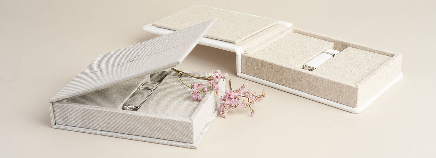 Elegantna žametna škatlica za USB kot romantično darilo za Valentinovo