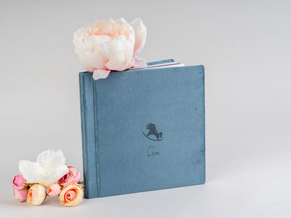 Personaliziran dojenčkov album z imenom in datumom – darilo ob rojstvu