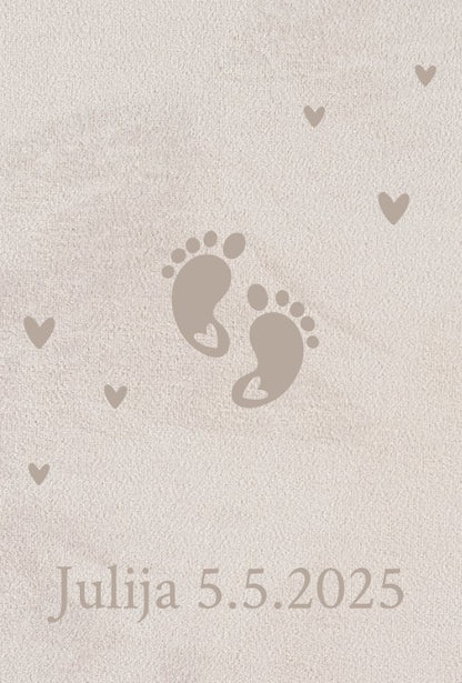 otroška foto knjiga naslovnica bež barve nogice