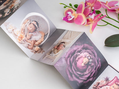 odprta mini otroška fotoknjiga