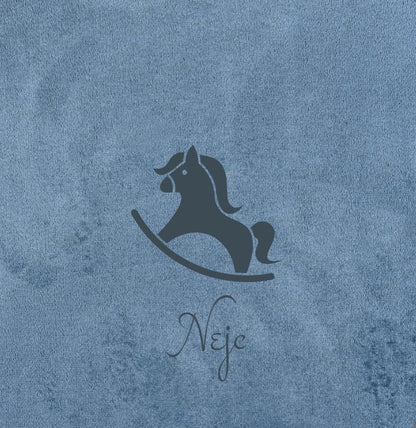 otroška foto knjiga naslovnica modra barva konjiček